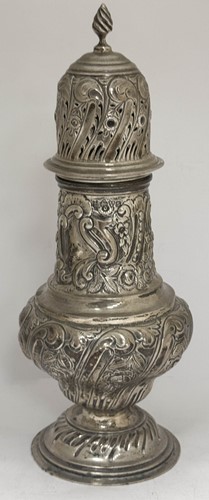 Lot 583 - Chester – An Edward VII silver caster