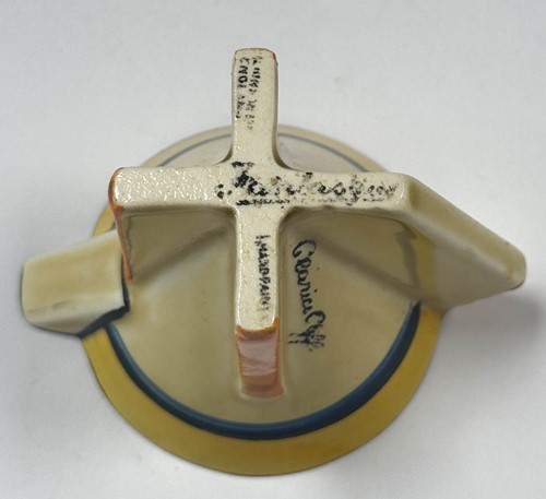 Lot 29 - A Clarice Cliff Bizarre 'Diamond' pattern hot water jug, cream jug and sugar
