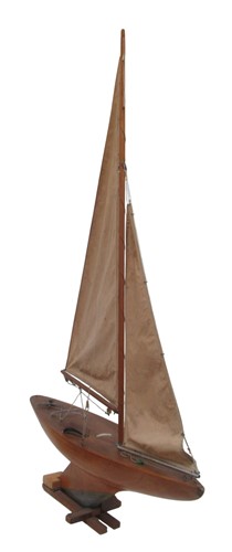 Lot 126 - A model boat, 'Heather Dew'