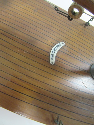 Lot 126 - A model boat, 'Heather Dew'