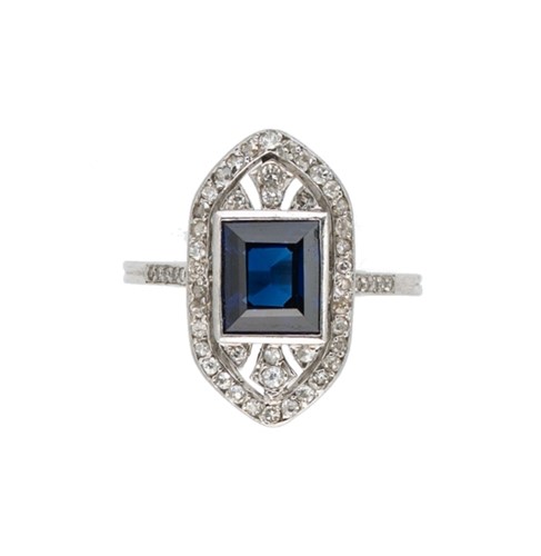 Lot 179 - An Art Deco sapphire and diamond ring