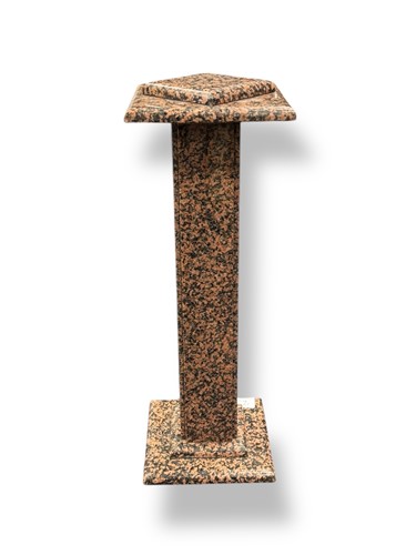 Lot 622 - Stepped pink granite plinth, 76 x 26 x 26cm