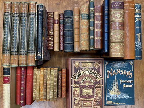 Lot 465 - Bindings. READ (C)