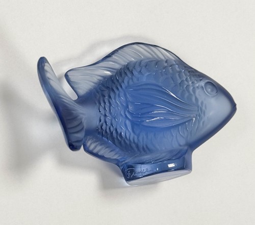 Lot 12 - Poisson, two Lalique frosted and polished glass seals