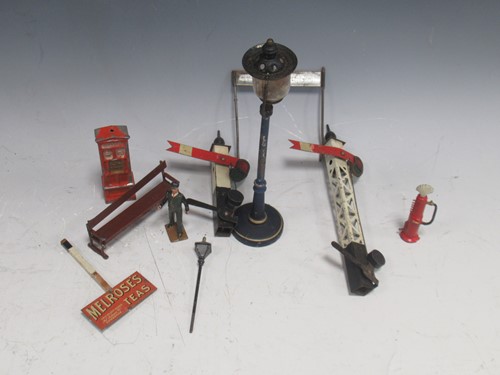 Lot 136 - Train and platform accessories including a...