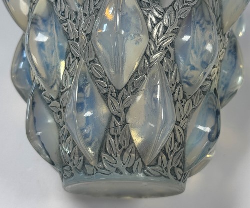 Lot 4 - Rampillon, an R. Lalique opalescent and frosted glass vase, model no. 991, designed in 1927