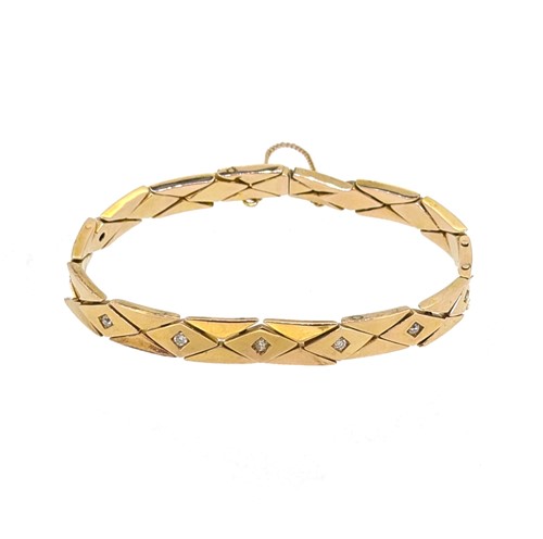 Lot 67 - A diamond set bracelet