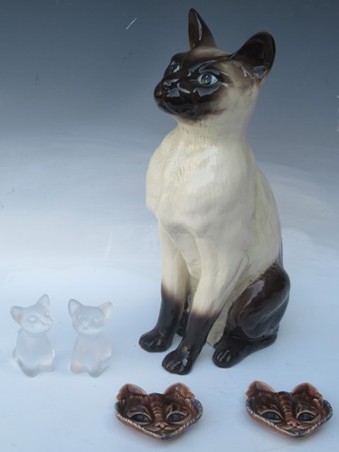 Lot 28 - Cats - pair small etched glass cats, modern,...