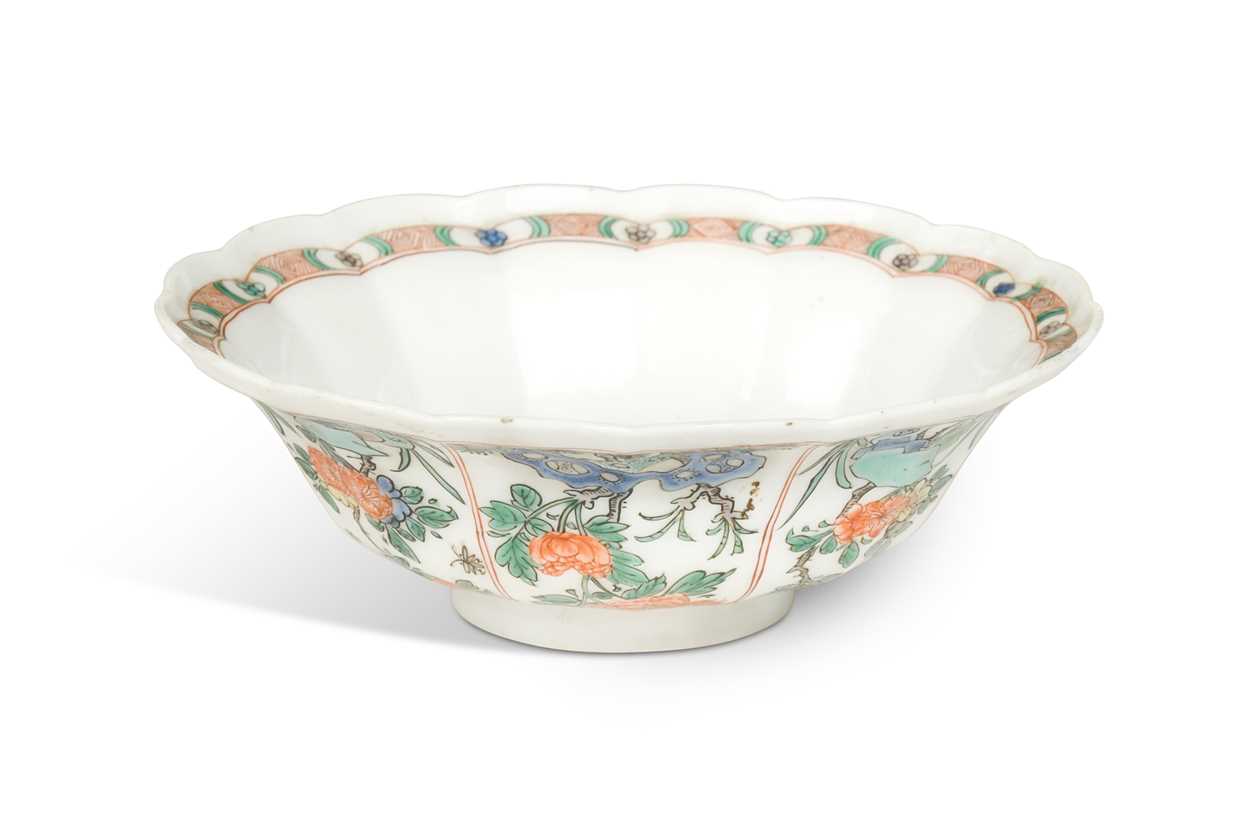 Lot 5 - A Chinese famille verte lobed circular bowl, Kangxi Emperor (1662-1722)