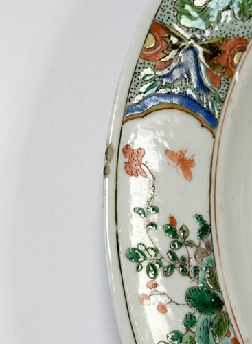 Lot 10 - A pair of Chinese famille verte plates, Kangxi (1662-1722)