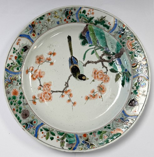 Lot 10 - A pair of Chinese famille verte plates, Kangxi (1662-1722)