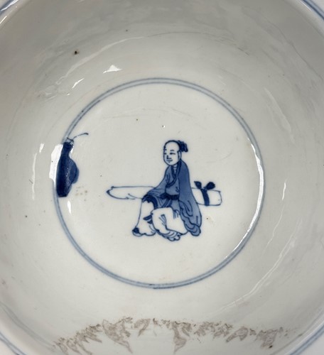 Lot 6 - A Chinese blue and white hunting bowl, Kangxi Emperor (1662-1722)