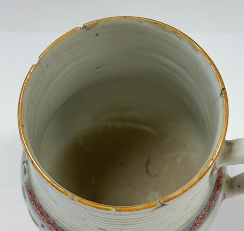 Lot 23 - A Chinese famille verte porcelain tea cannister, Kangxi Emperor, circa 1700