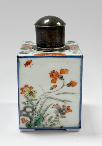 Lot 23 - A Chinese famille verte porcelain tea cannister, Kangxi Emperor, circa 1700