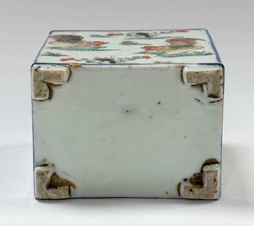 Lot 23 - A Chinese famille verte porcelain tea cannister, Kangxi Emperor, circa 1700