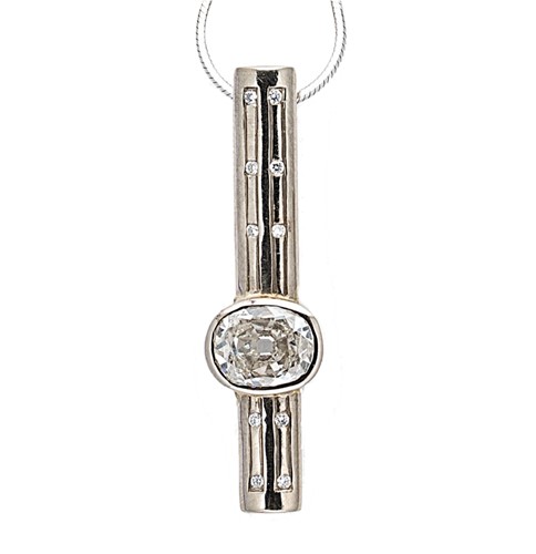 Lot 159 - An 18ct gold diamond pendant and chain