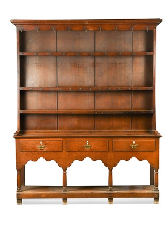 Lot 258 - A George III oak farmhouse dresser