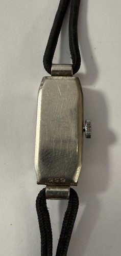 Lot 239 - Unsigned - A diamond set cocktail watch