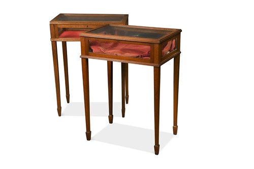 Lot 546 - A near pair of mahogany bijouterie tables, 20th century
