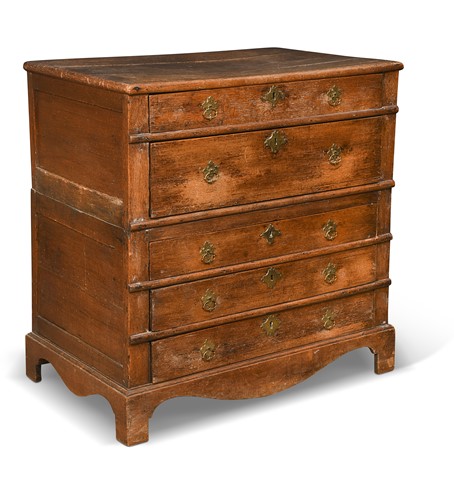 Lot 300 - An oak chest of drawers, early 18th century