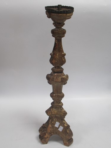 Lot 167 - An 18th century carved giltwood altar...