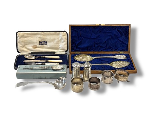 Lot 349 - A collection of silver including flatware,...
