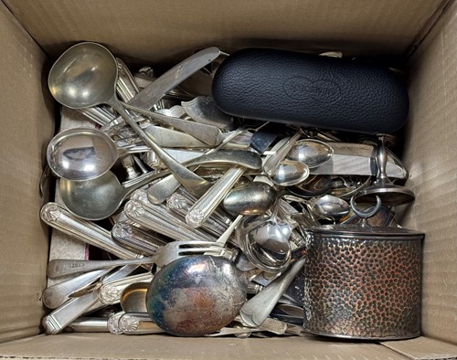 Lot 341 - A collection of silverware including flatware,...