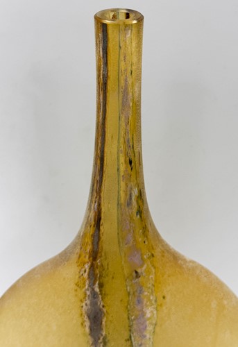 Lot 14 - Alfredo Barbini for Murano, a 'Scavo' glass bottle vase