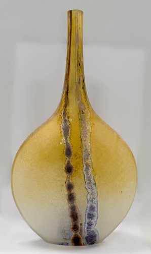 Lot 14 - Alfredo Barbini for Murano, a 'Scavo' glass bottle vase