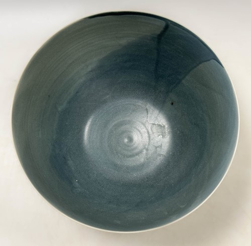 Lot 64 - Studio pottery, a group of five bowls