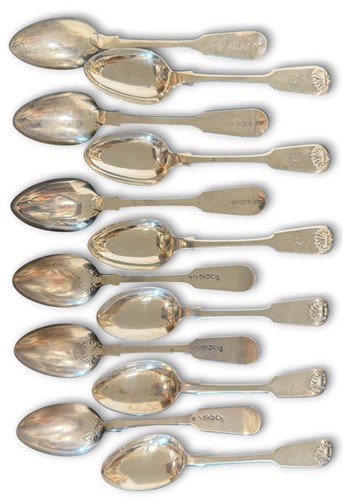 Lot 586 - Newcastle - 12 George III silver teaspoons