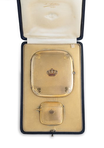 Lot 322 - A continental metalwares cigarette and vesta case set