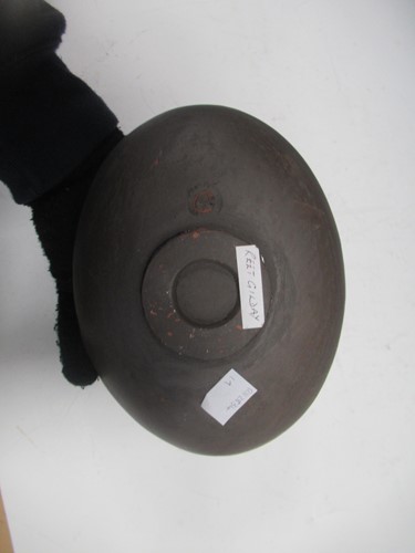Lot 33 - A mixed group of studio ceramics