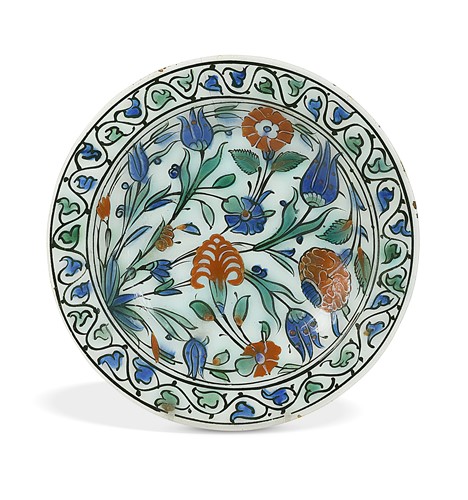 Lot 444 - An Iznik plate circa 1600