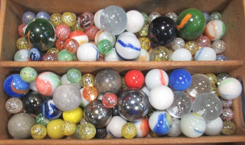 Lot 161 - A collection of various glass marbles