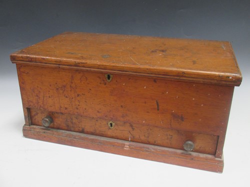 Lot 65 - A 20th century oak Gentleman's tool chest,...
