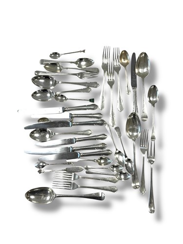 Lot 359 - A collection of silver flatware, 1066g (34ozt),...