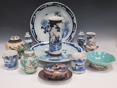 Lot 103 - A collection of Chinese ceramics, to include a...