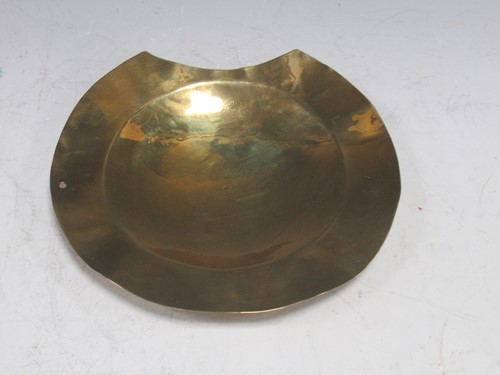 Lot 105 - A brass barbers bowl