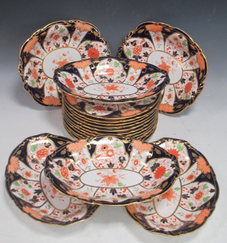 Lot 127 - A Royal Crown Derby 6041 pattern dessert...
