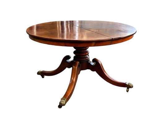 Lot 729 - A Regency mahogany extending dining table,...