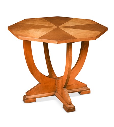 Lot 211 - An Art Deco walnut occasional table