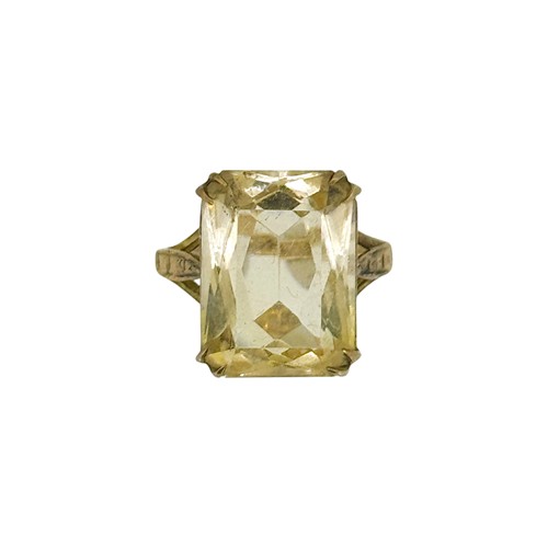 Lot 20 - A 9ct gold single stone citrine ring