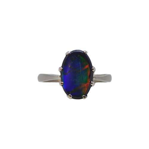 Lot 48 - A black opal ring