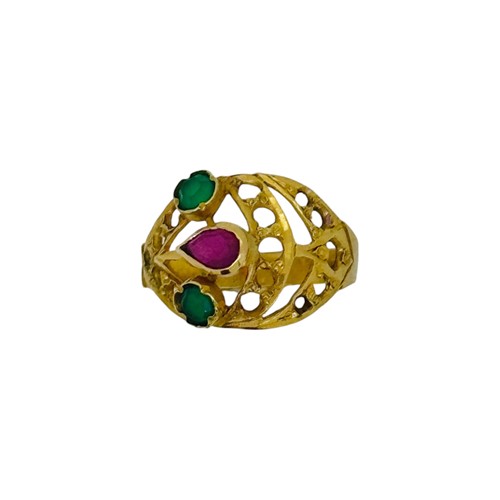 Lot 60 - A synthetic ruby and chrysoprase ring