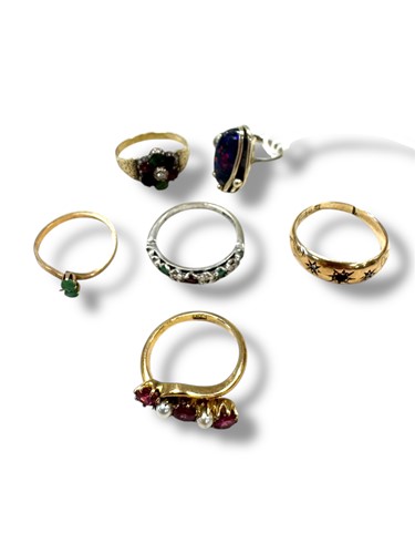 Lot 324 - Six gemset rings, hallmarked or assessed as...