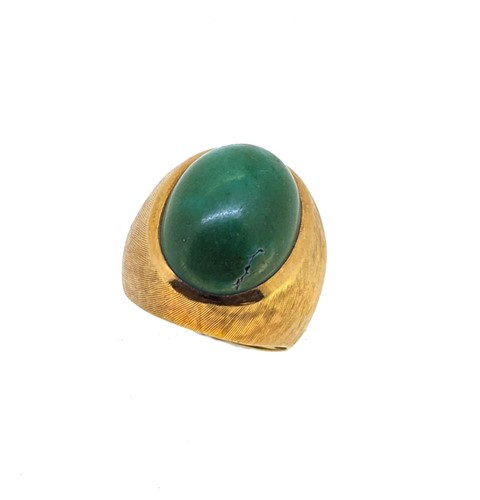 Lot 81 - A turquoise dress ring