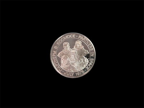 Lot 162 - John Pinches - The Apollo/Soyuz Partners in Space coin