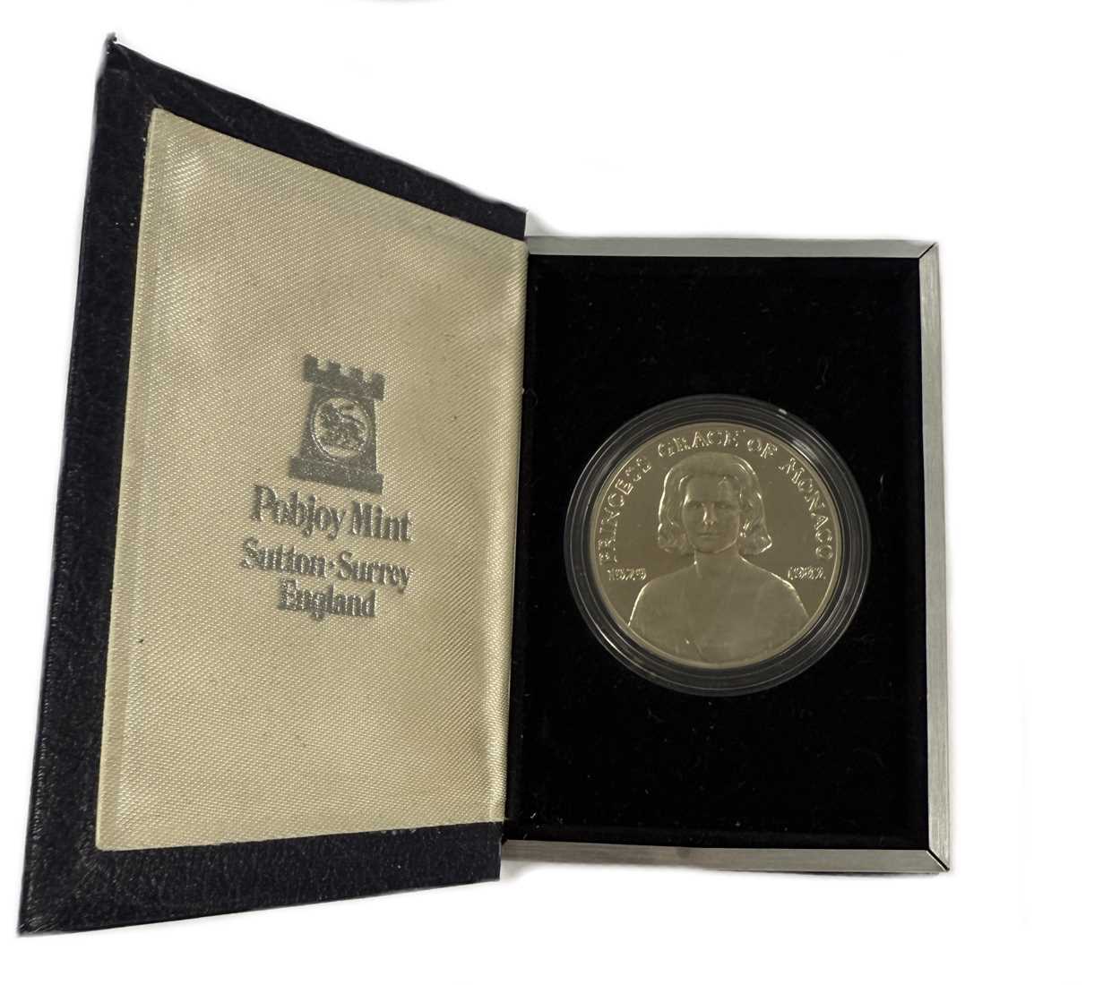 Lot 165 - Pobjoy Mint - Princess Grace memorial coin