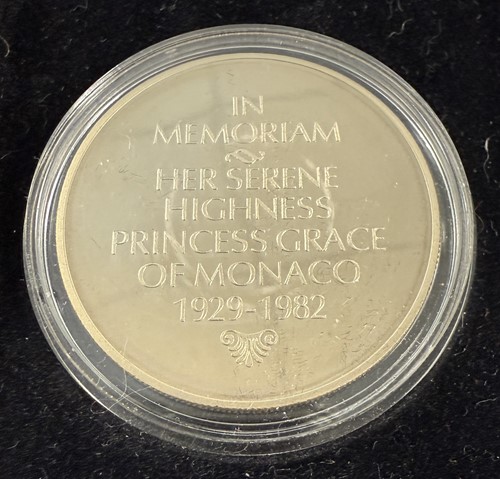 Lot 165 - Pobjoy Mint - Princess Grace memorial coin